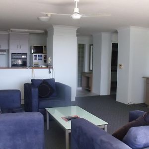 Surfers Plaza Resort